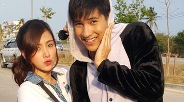 ใบเฟิร์น เปลืองตัวตั้งแต่แรกเห็นหน้า เจอ ไมค์ ภัทรเดช มือไวใจกล้าหลอกกอดหอมแต๊ะอั๋ง