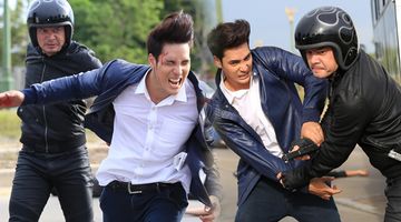 บู๊สะบั้น!! เด่นคุณ ฉะ เต๋า จัดหนักงานบู๊ใน ดาวหลงฟ้า ภูผาสีเงิน