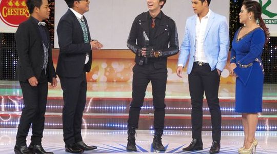 กรี๊ดกับ กั้ง The Star 10 โชว์ จับ ผลงานล่าสุด 2 นักสู้ รุ้ง-เด่น มาทำเพื่อครอบครัวใน จันทร์พันดาว