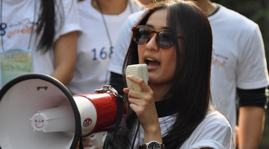 เขม นราวิชญ์ - อายส์ กมลเนตร รวมพลังจิตอาสาสร้างฝายชะลอน้ำ ที่ห้วยขาแข้ง